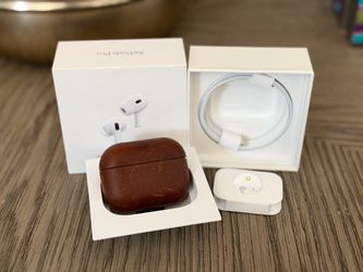 Apple AirPods Pro 2 w/ leather case