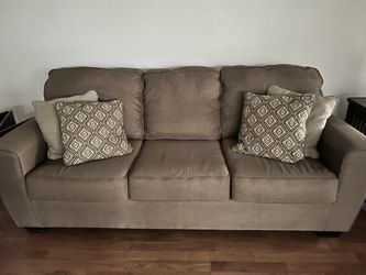 Soft Set With Ottoman $375