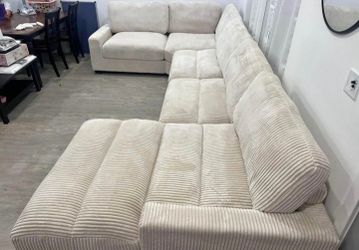 New XL Modular Sectional Couch with Comfy Chaise! Free Delivery 🚚!