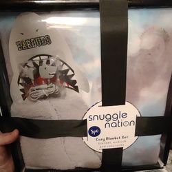 Snuggle Nation Three-piece Cozy Blanket Set