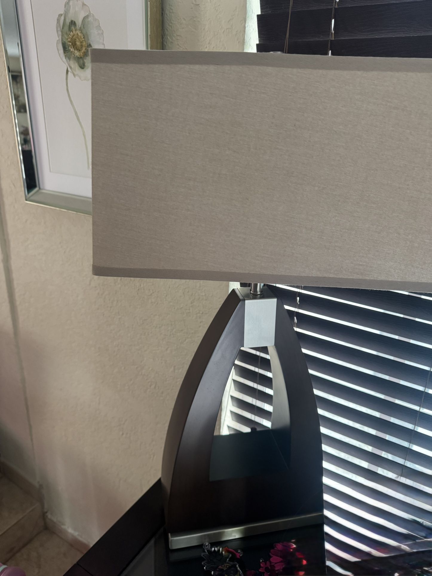 2 Side Tables And 2 Lamps