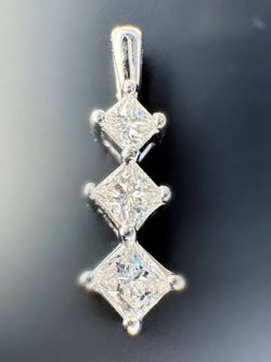 14k solid white gold 3 stone 0.65CTW Diamond princess cut Pendant charm