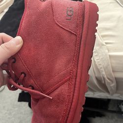 Red Ugg’s size 11