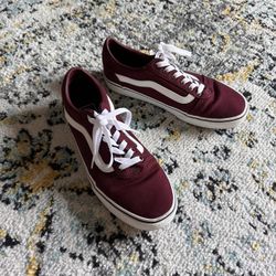 Burgundy vans Women’s Size 9