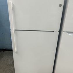 Brand New 22 Cubic Foot Top Freezer Refrigerator 