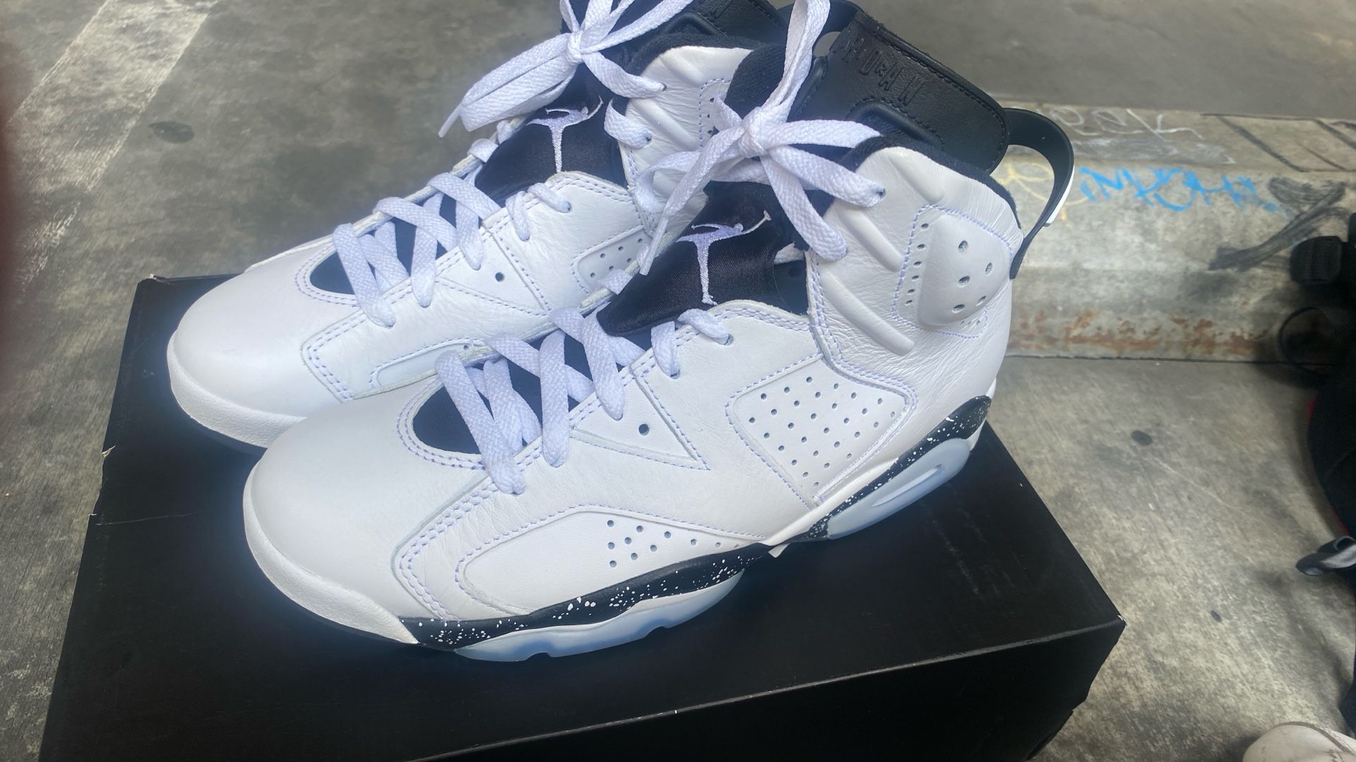 Jordan retro 6 brand new size 9