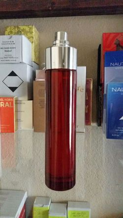 Perry elliis para hombre 3 4.2oz 100.ML yo vendo perfumes solo pídeme el que te guste. Siempre tengo los mejores precios