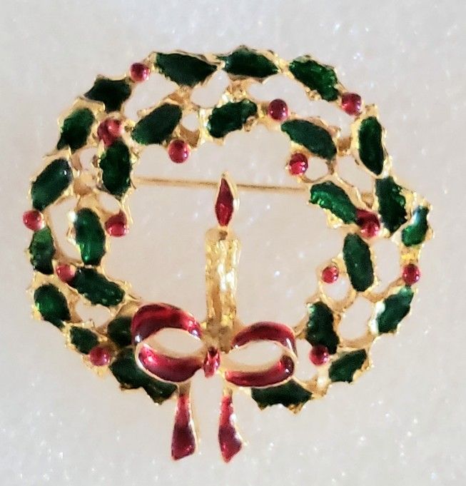 Vintage Christmas Wreath Holding Candle Enamel Brooch Pin Green Red Gold