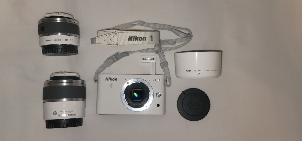 Nikon 1 J1 Camera With Lens 10-30