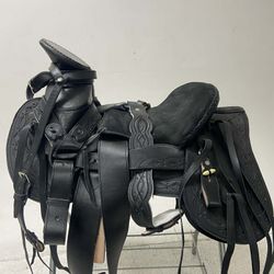 Montura Charra Con Fuste Forrado De Cuero 