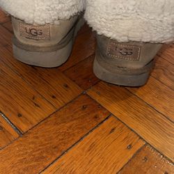 Uggs Women Size 8