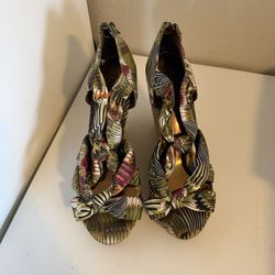 Carlos by Carlos Santana, Women’s Green Tropical Print  Open Toe Wedges, Size 8