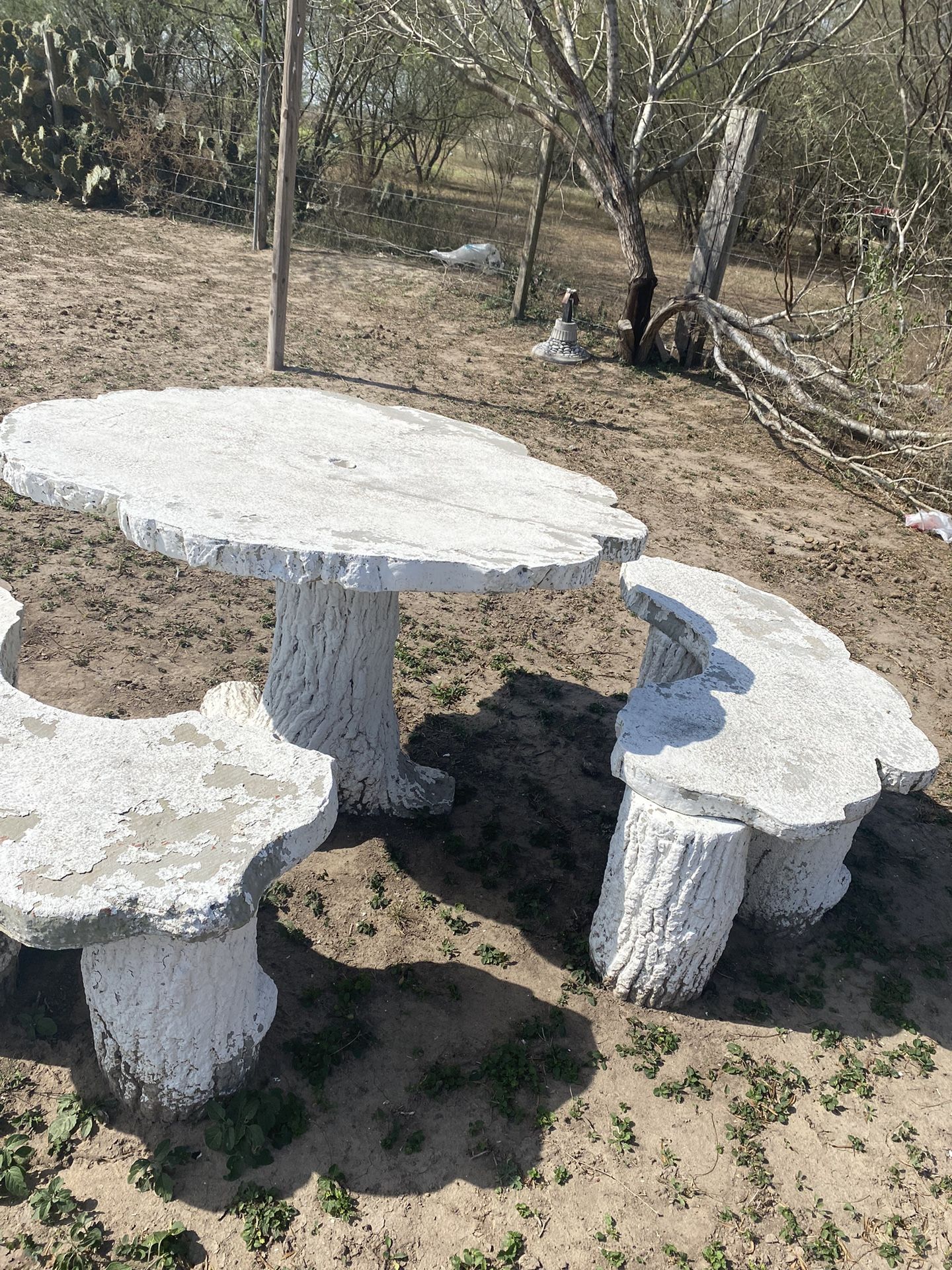 Concrete Table. !!!!
