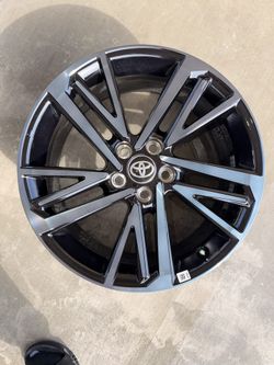 2026 Toyota Camry XSE 19” wheels  only