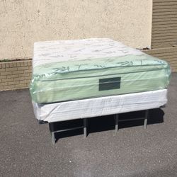 Brand New Queen Size Plush Pillow Top Mattress And Box Spring In Plastics 