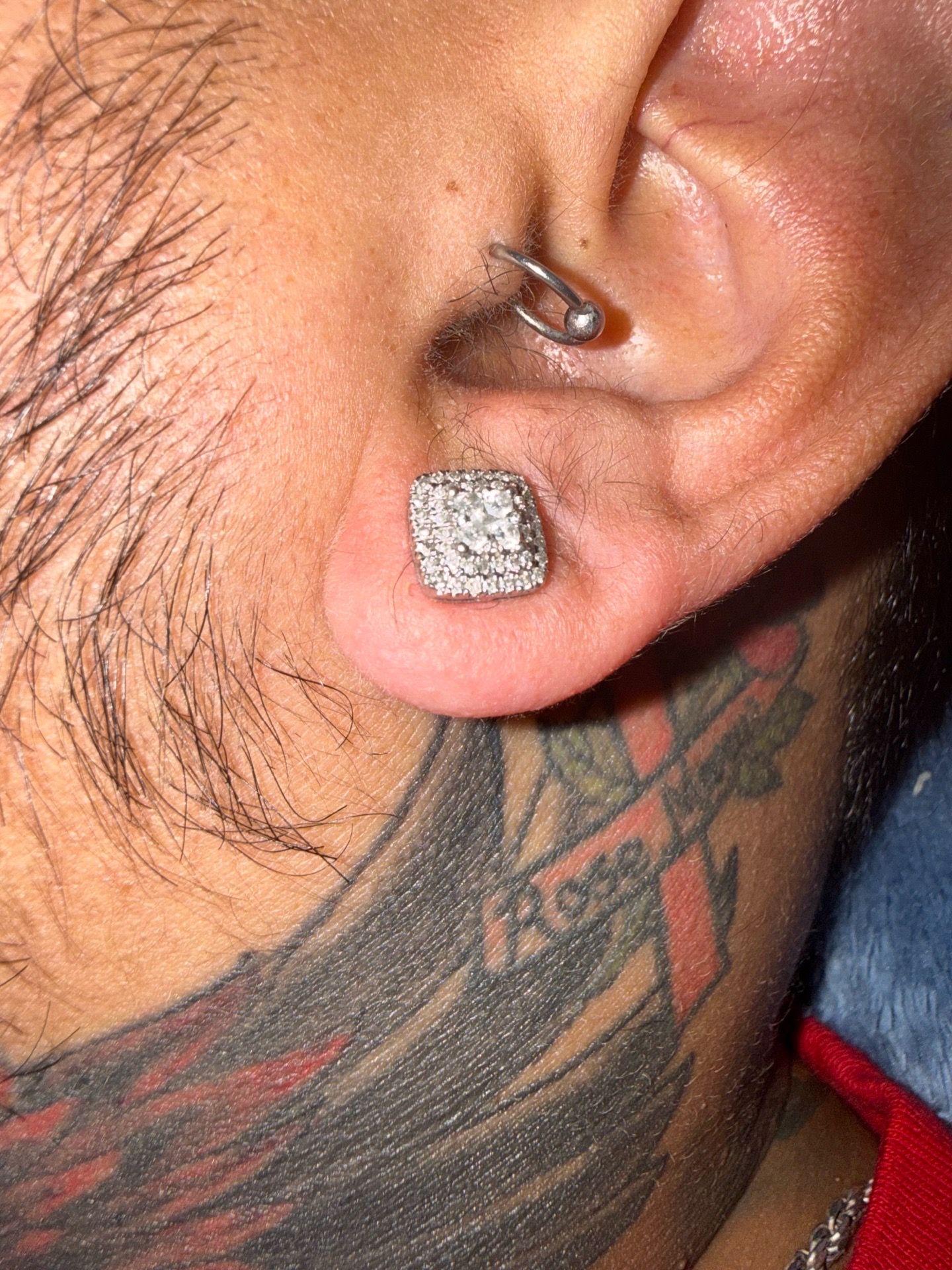 White Gold stud