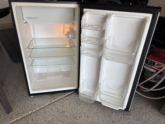 4.4 cubic foot fridge/freezer