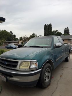 Ford F-150 Extended Cab Pickup Truck