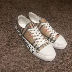 Burberry Size 10 