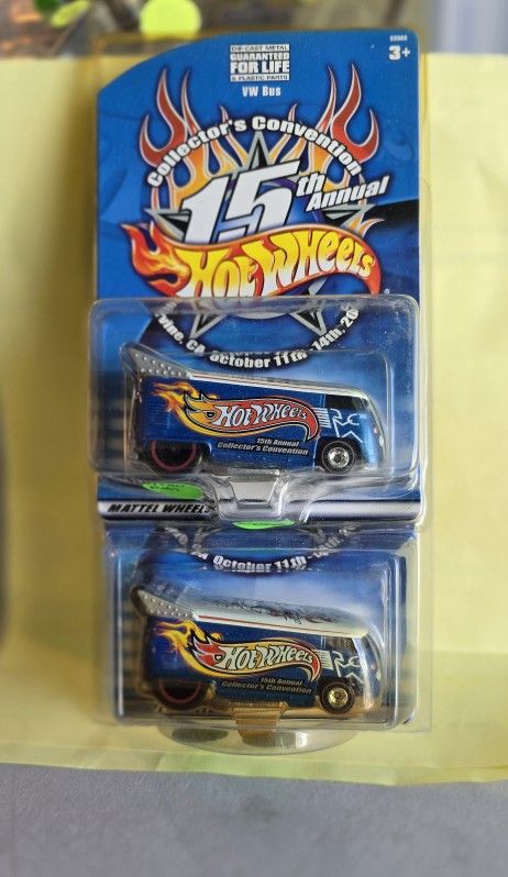 2 Hot Wheels Convention Vw Buses W/ Variance