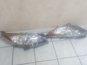 2010 Mazda 3 headlights