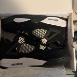 Jordan 4s Retro White Thunders