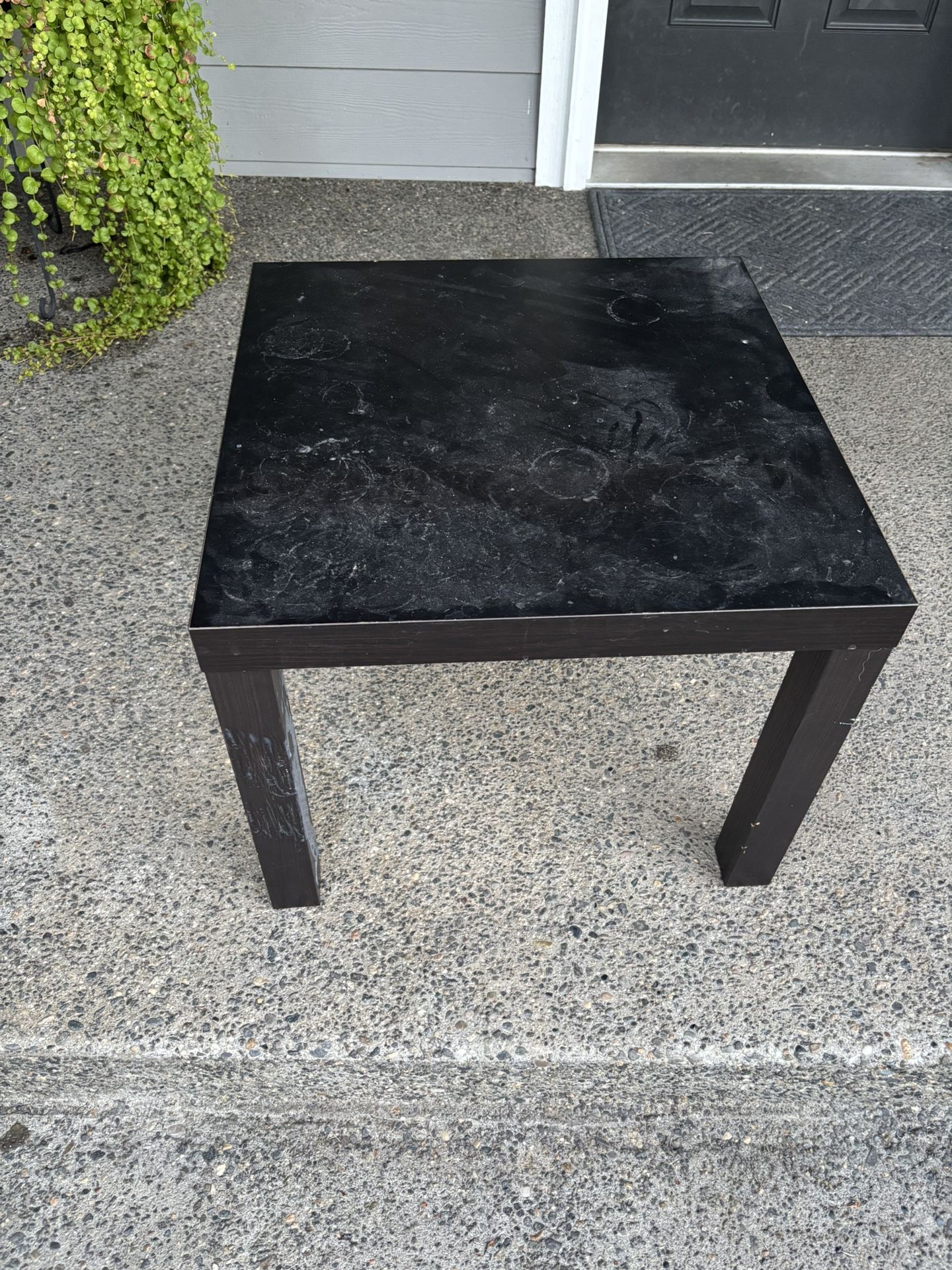 Free End Tables 2 Of Them