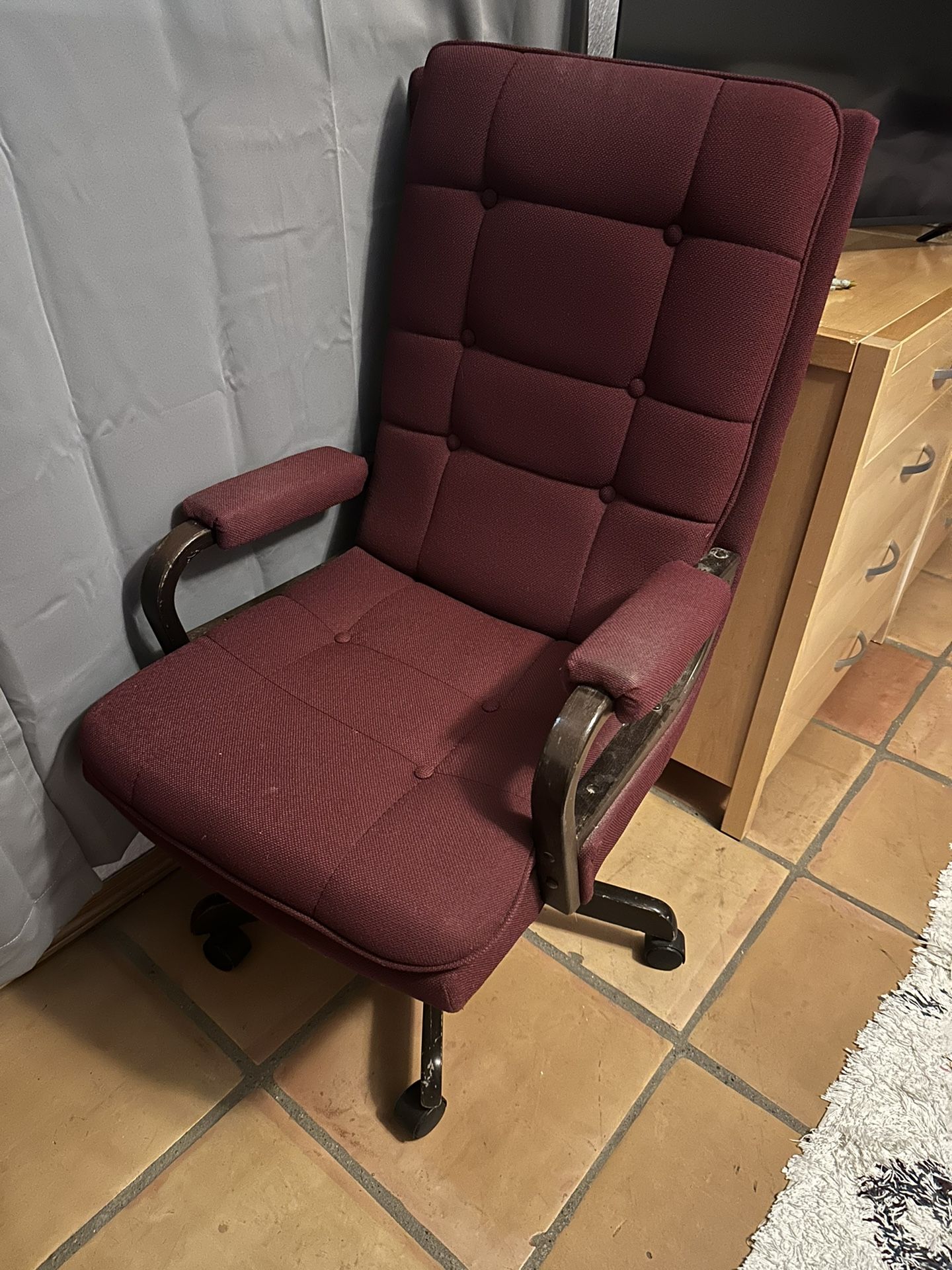 Magenta Felt XL Office Chair