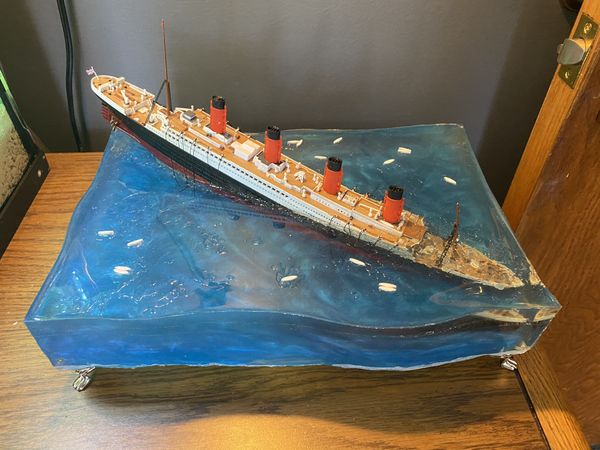 titanic toy that sinks