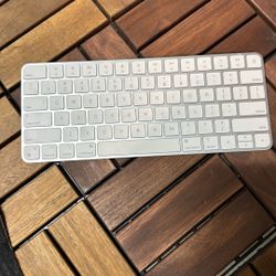 apple key board 