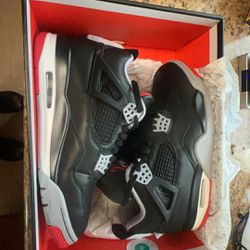 Jordan 4s