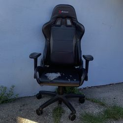 Arozzi Gaming chair