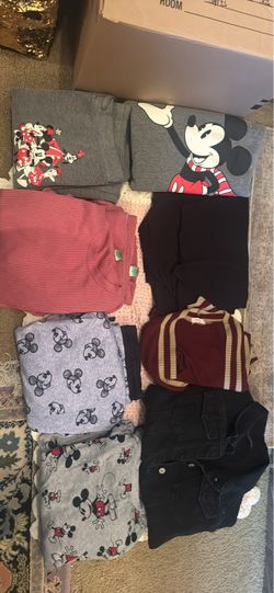 Assorted women’s clothing (7 items)