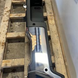 Rear Bumper 2023-2024 ford f250-450 super duty. Se habla español. new take off. 