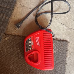 Milwaukee M12 Battery Charger