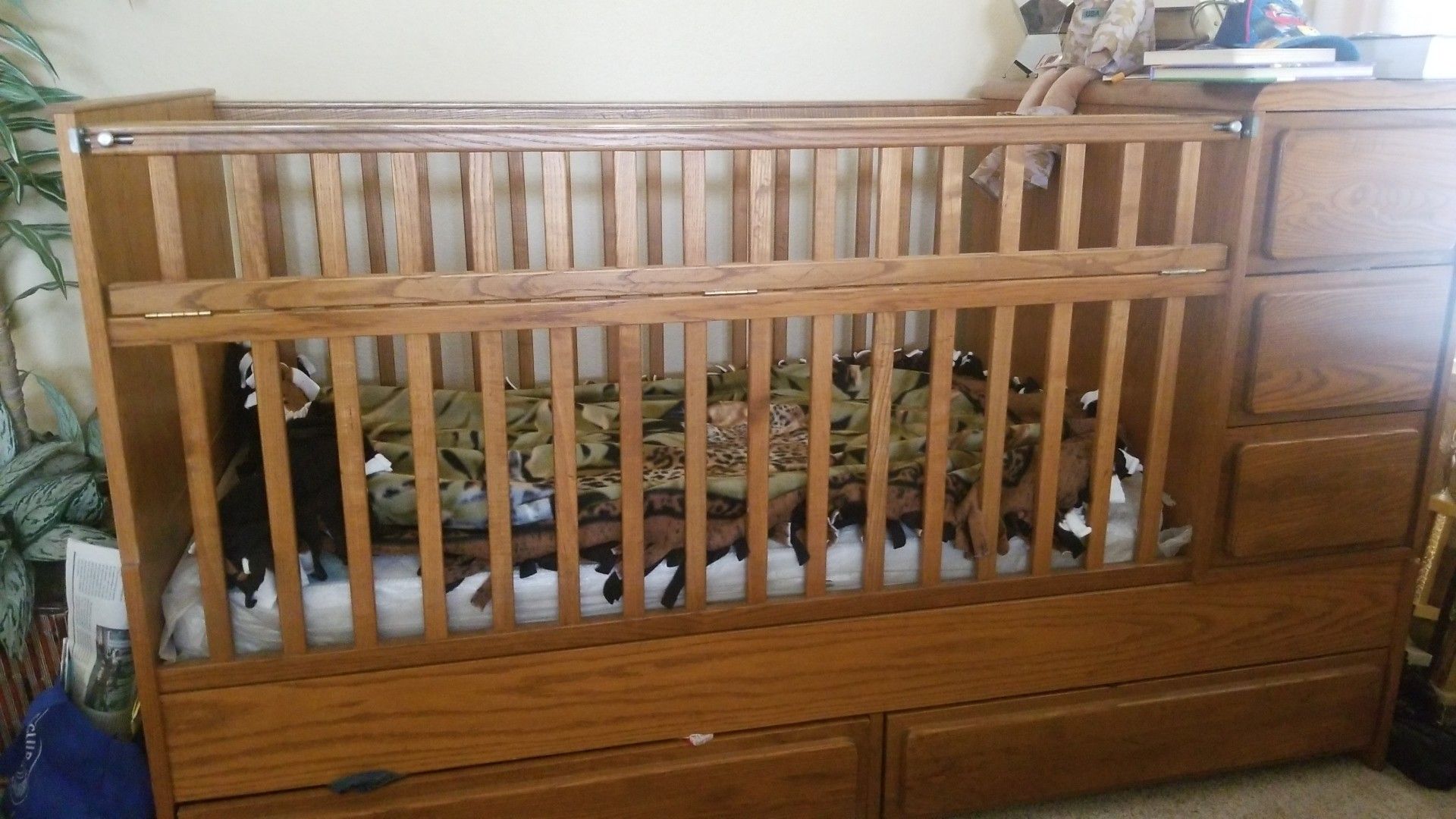 Baby crib/twin bed