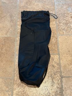 NWOT~Lululemon Black Yoga Mat Bag with Adjustable Strap