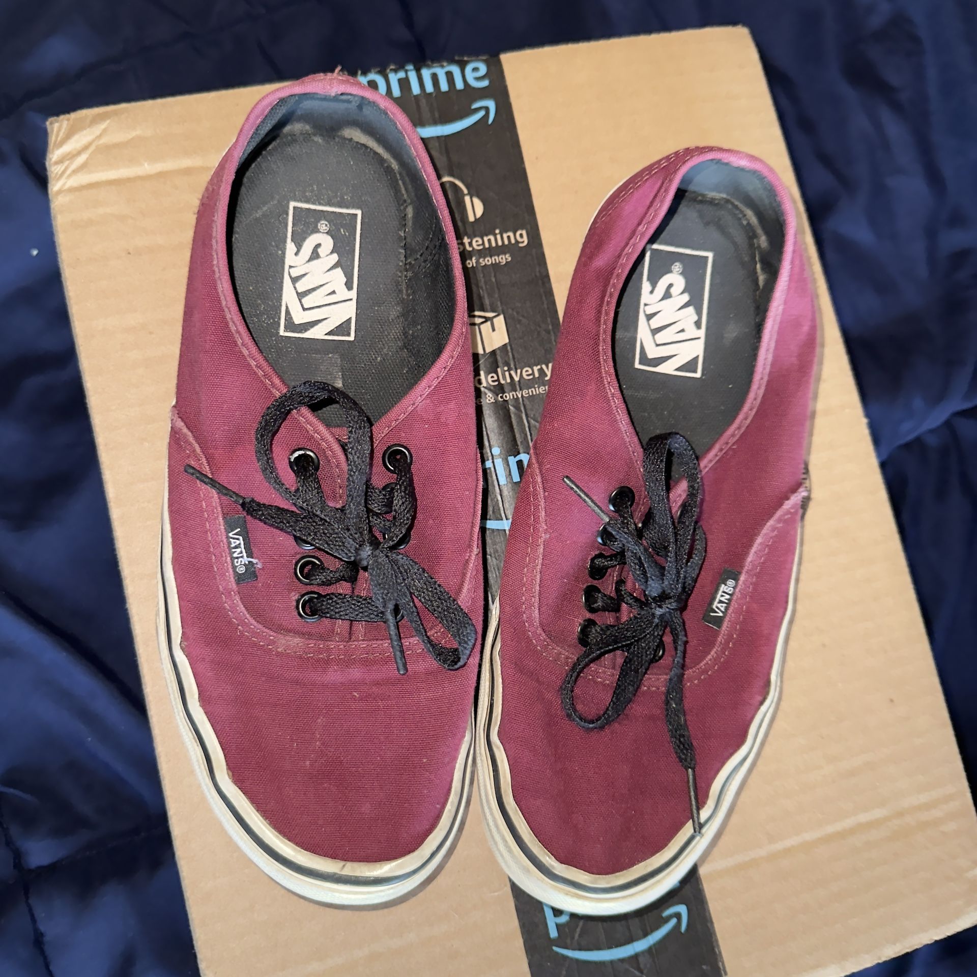vans classic maroon skate shoes