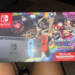 Nintendo Switch: Mario Kart Deluxe Bundle