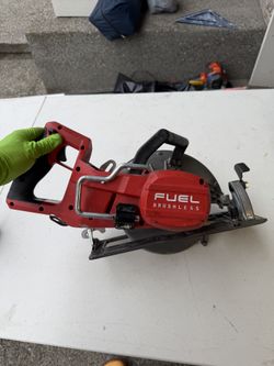 Milwaukee M18 FUEL 7-1/4” Rear Handle Circular Saw (Tool Only)