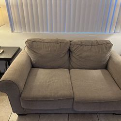 Sofa/ Couch 