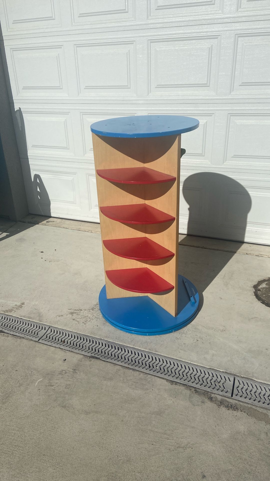 Lakeshore Spinning Wardrobe Holder