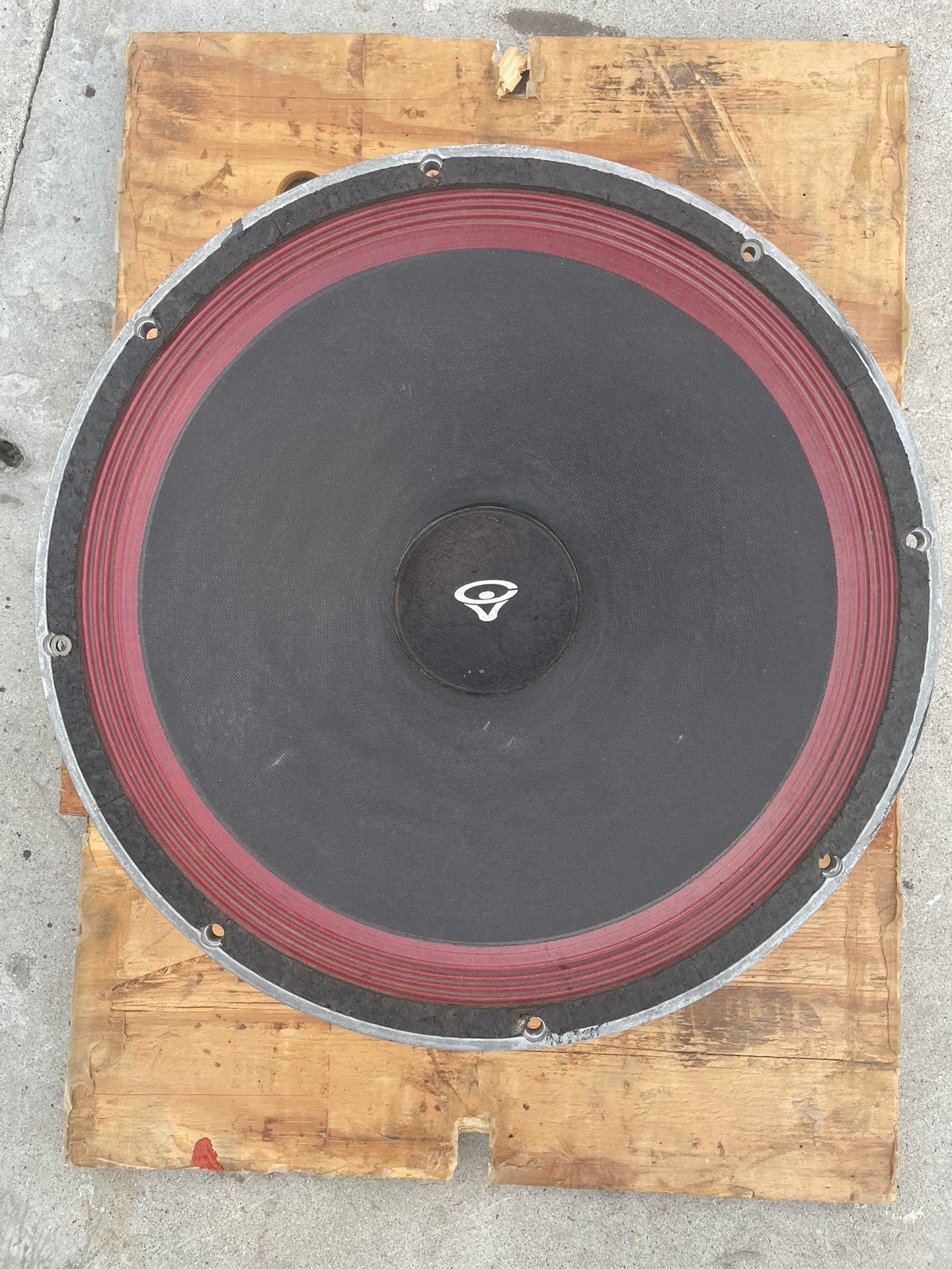 Speaker (Cerwin-Vega) (18”)