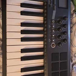 Axiom 25 Midi