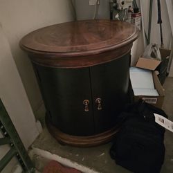 Side/End Table With Shelf Inside
