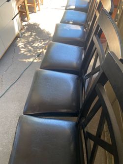 TABLE 6 CHAIRS