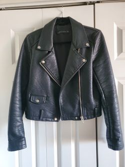 Beautiful Women's Clothing For Sale. $20 For Sale