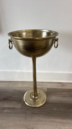 Champagne ice holder