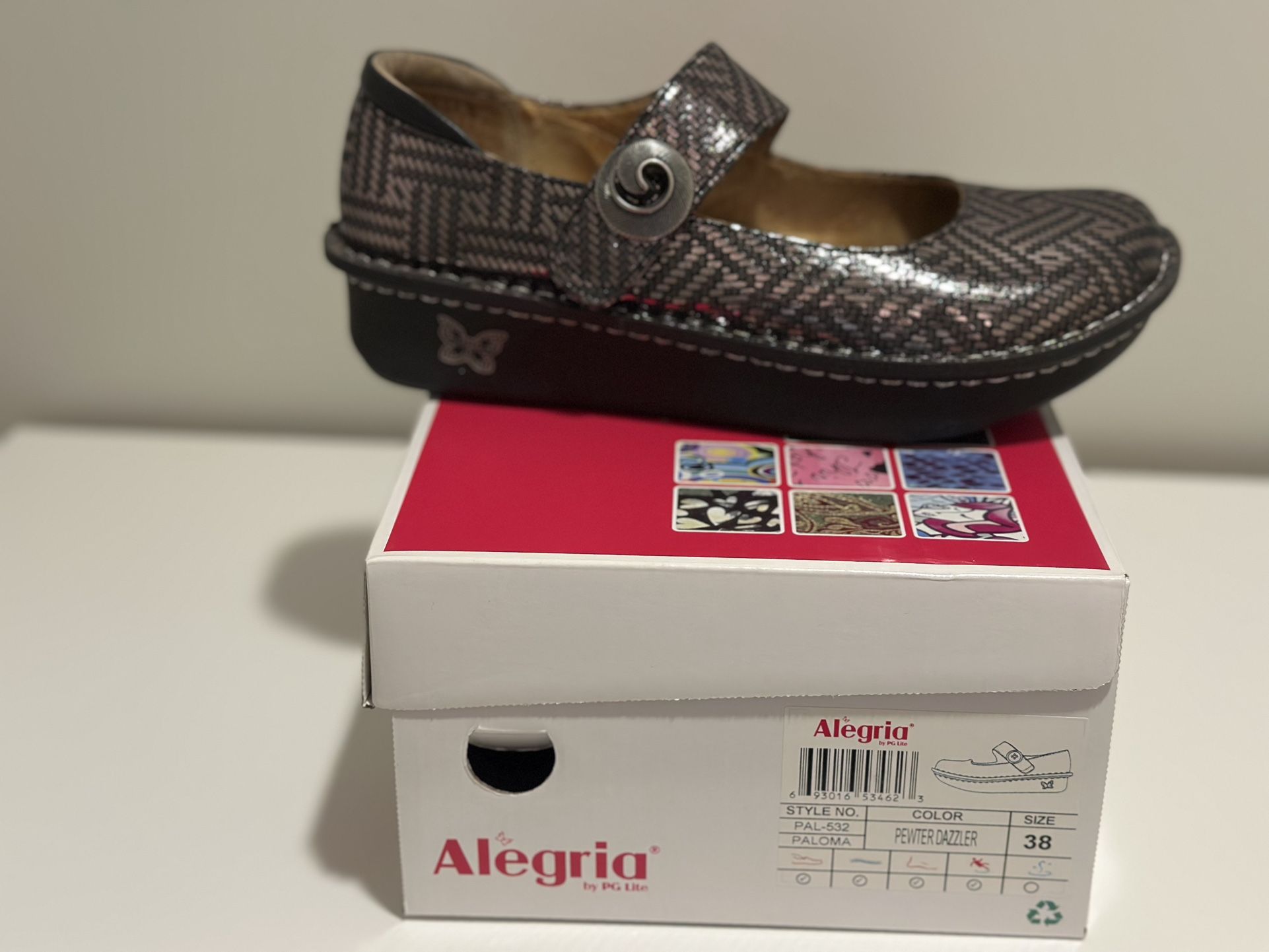 Women Algeria Paloma Shoes - Size 38 (US 8) $40