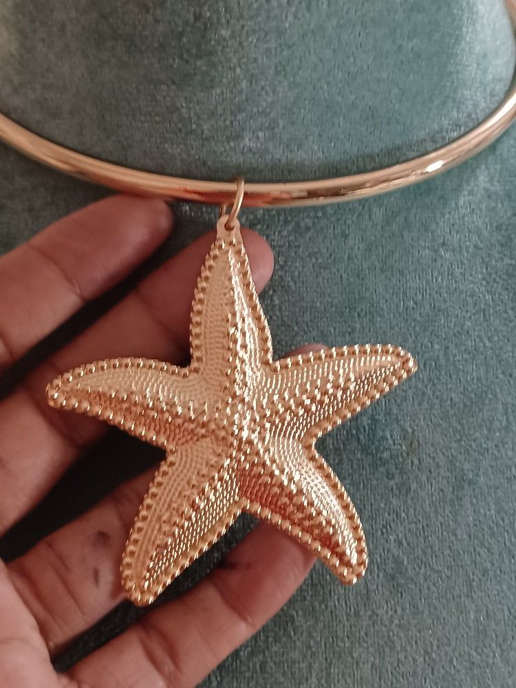 Starfish Pendant Choker Necklace